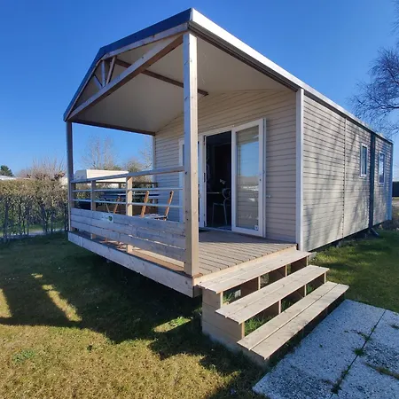 Camping Des Crocs Saint-Quentin-en-Tourmont Exterior photo