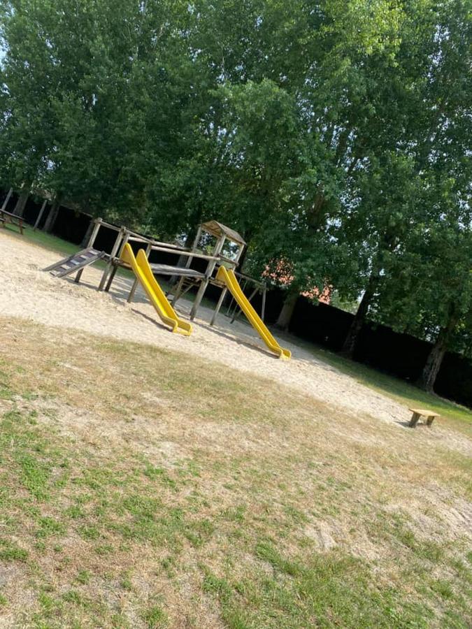 Des Crocs * Saint-Quentin-en-Tourmont